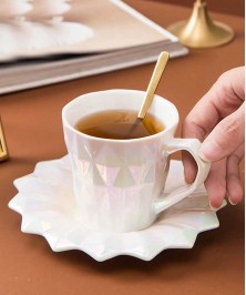 Porcelain Gold Cup Set 