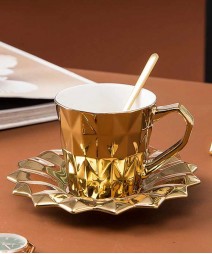 Porcelain Gold Cup Set 