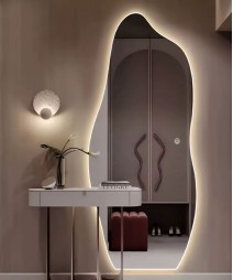 60*160 Cm A Luxurious Mirrior Decorates The Wall With Lighting